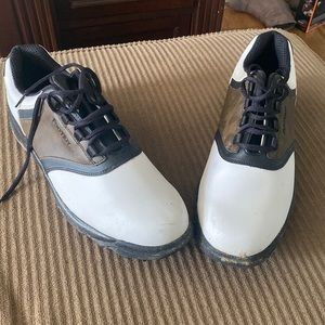 golf shoes